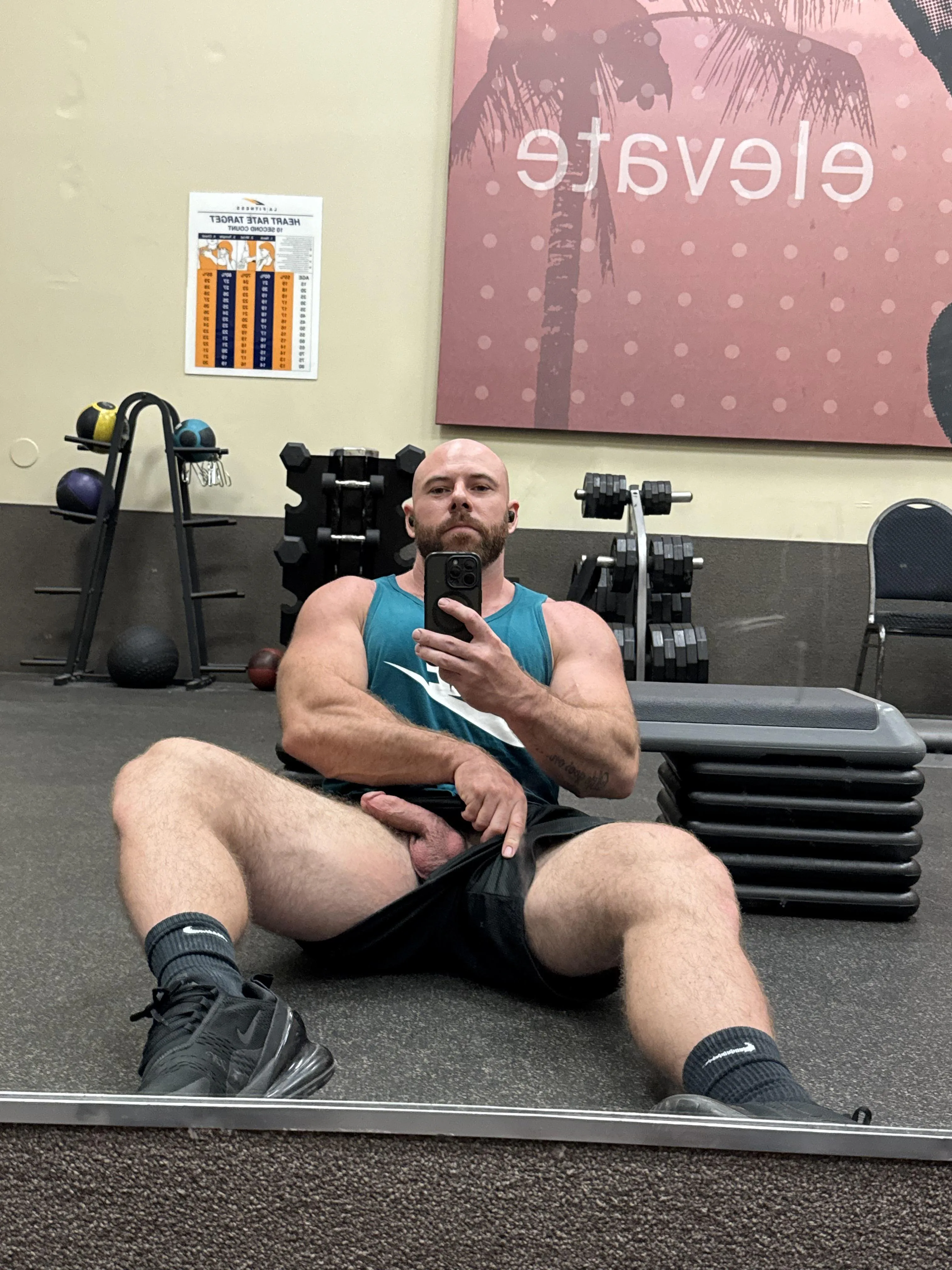 Working out makes me horny. Had to whip it out at a public gym