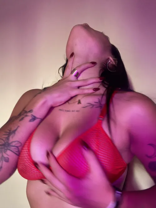 You get the tease… but who gets the full show 💋