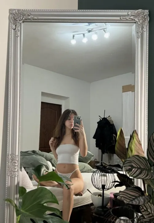 20F Boise - Would like to worship a mature man