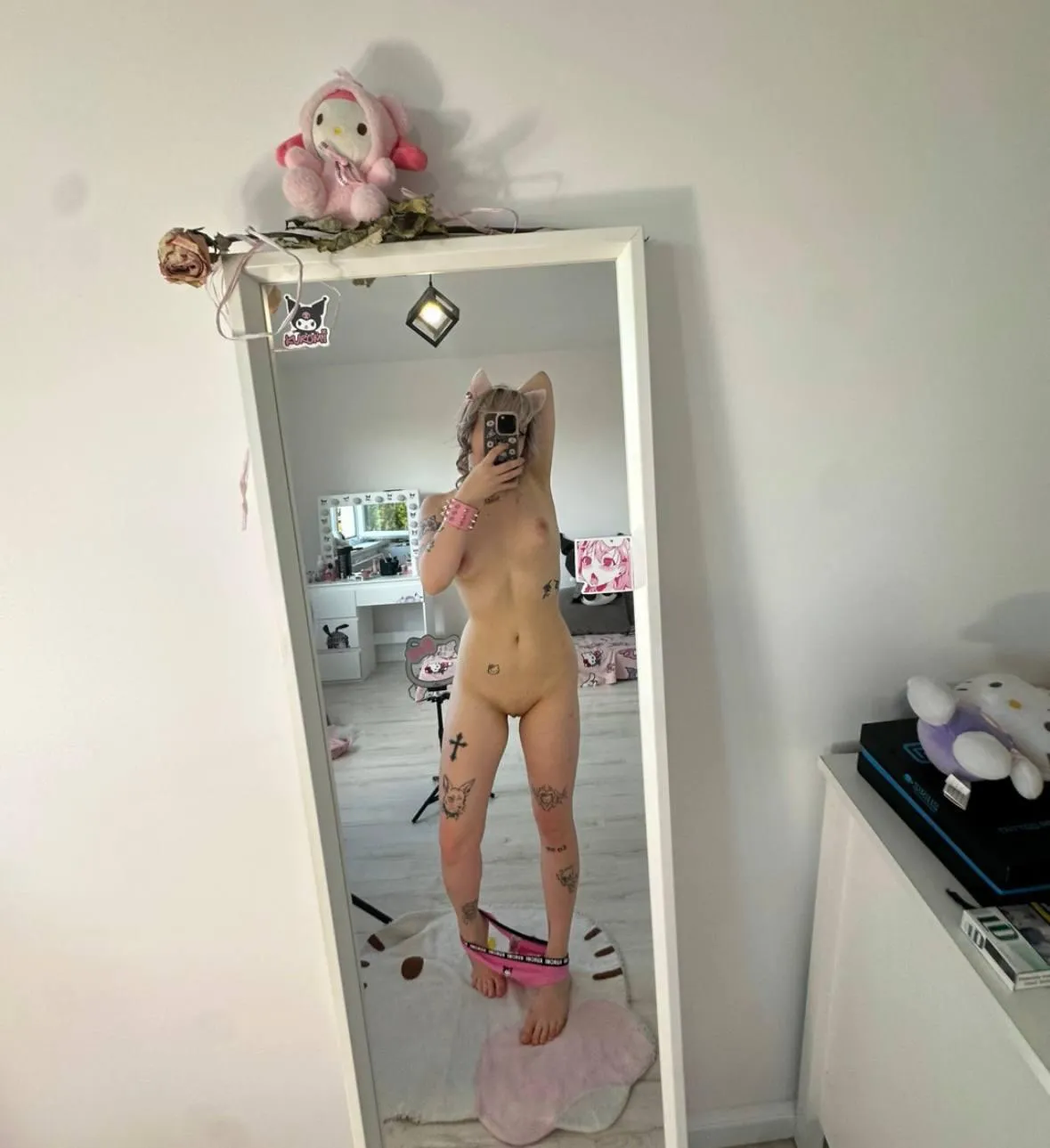 F18 idk if y’all are ready for crazy young pussy