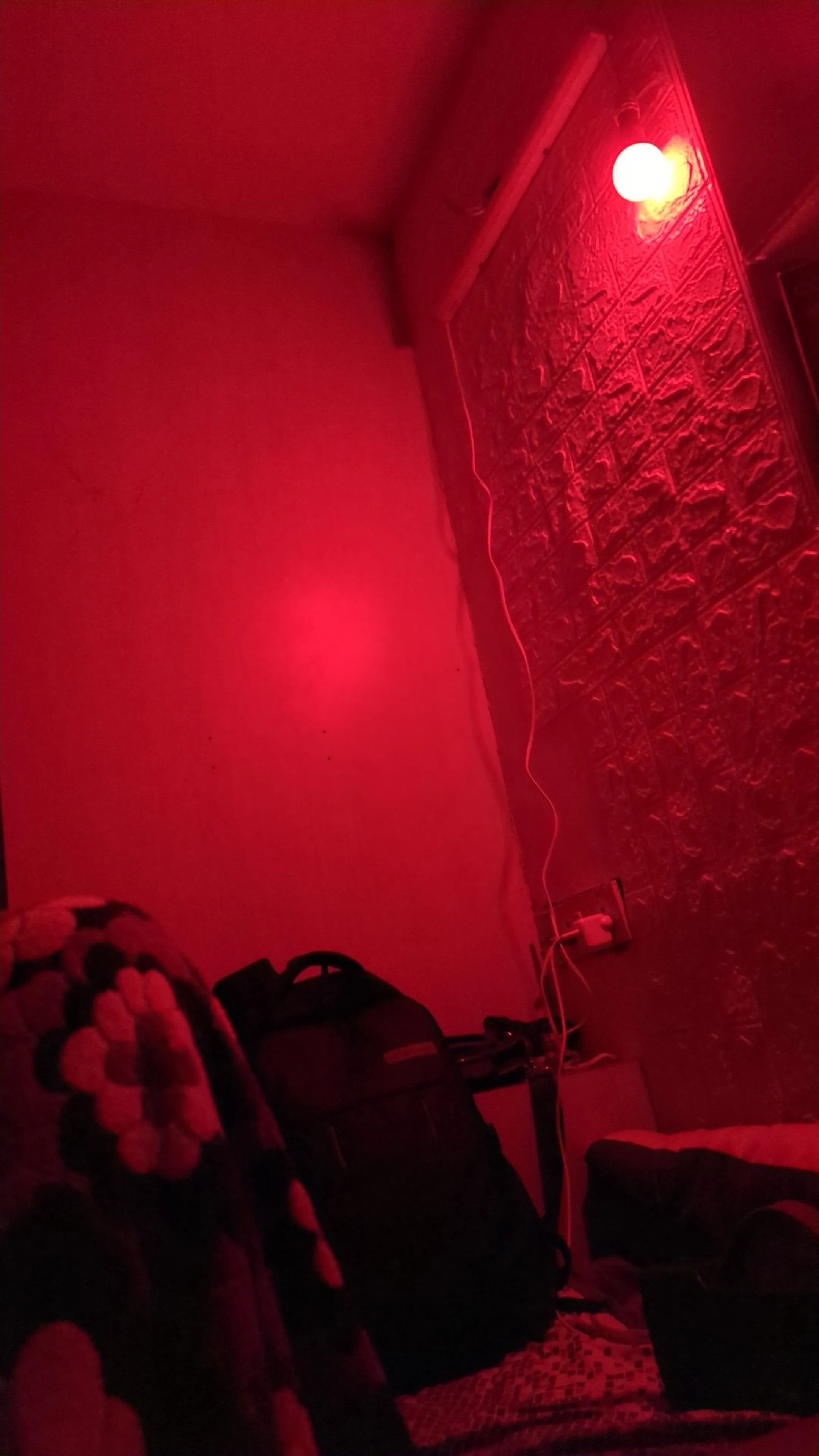 Good massage, popped veins and a smile on your lips is what I have to offer tonight. Can host near Mahim. (M)