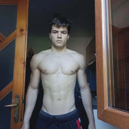 How much of a twunk i am ?