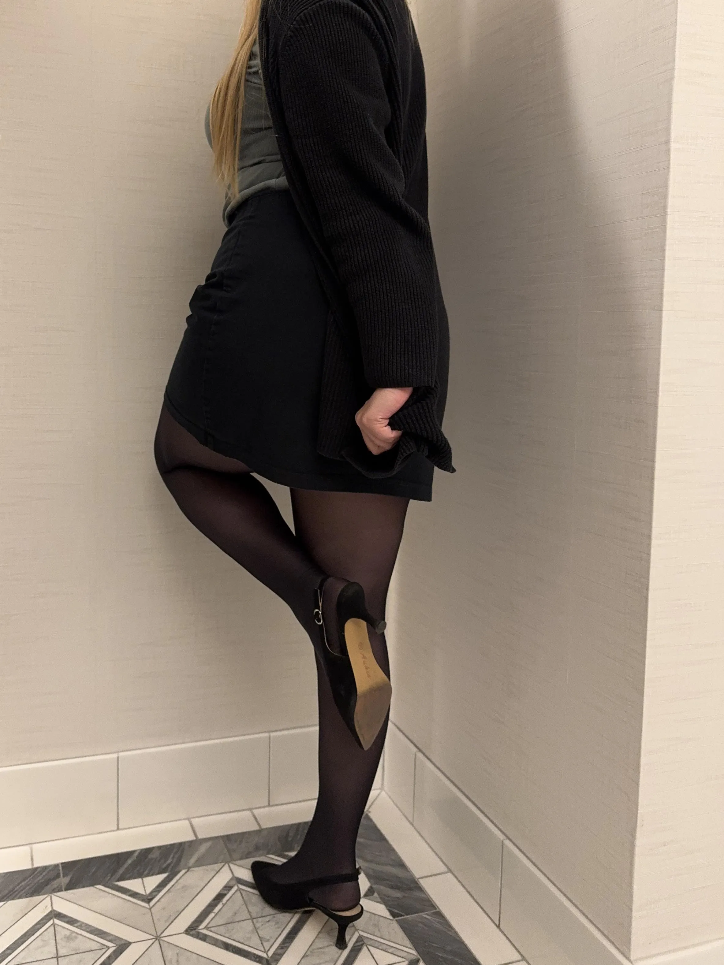 I love these Wolford pantyhose