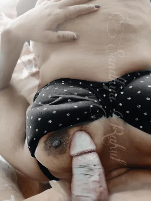 Soft Tit fuk or wet mouth fuk? Wat you say. [F]