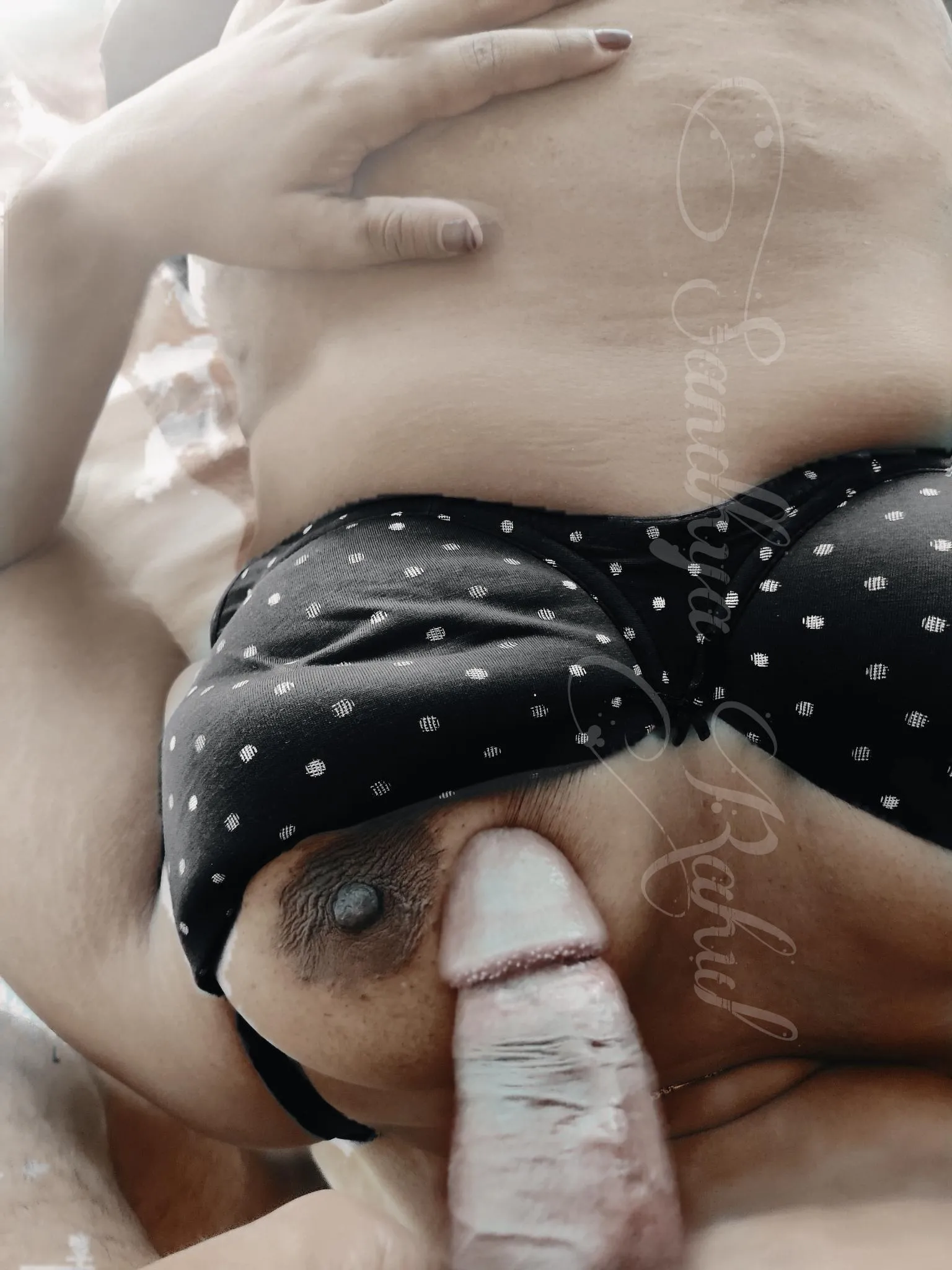 Soft Tit fuk or wet mouth fuk? Wat you say. [F]