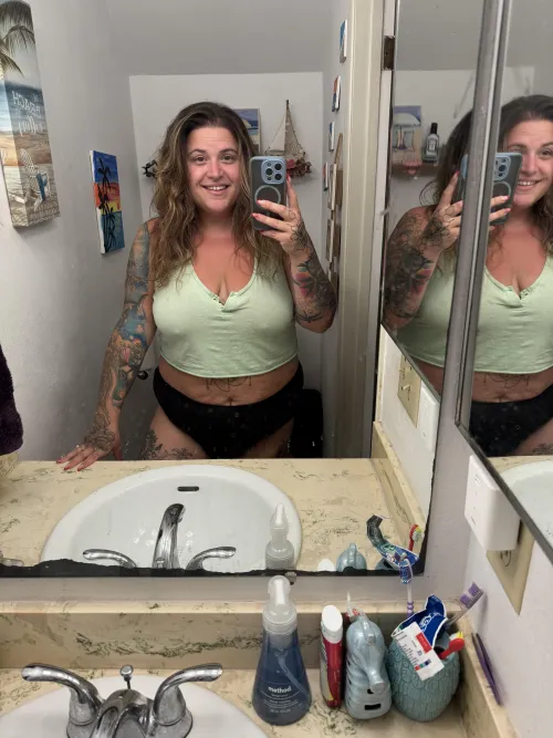 voluptuous BBW stoner  covered in tattoos!