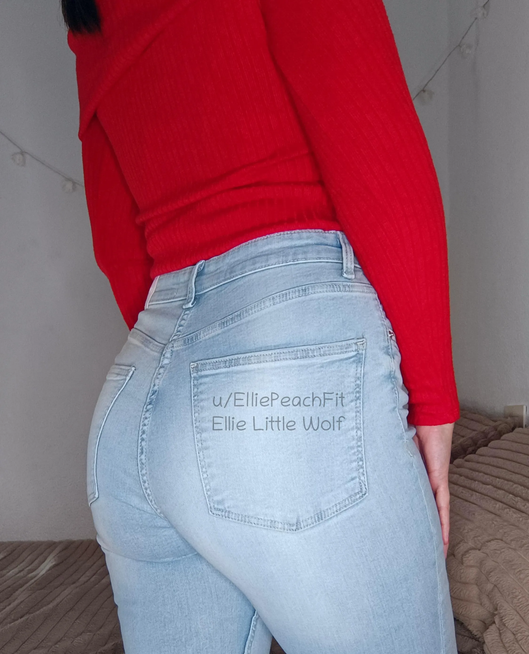 Watching you get lost in every inch of my thick thighs hugging this denim