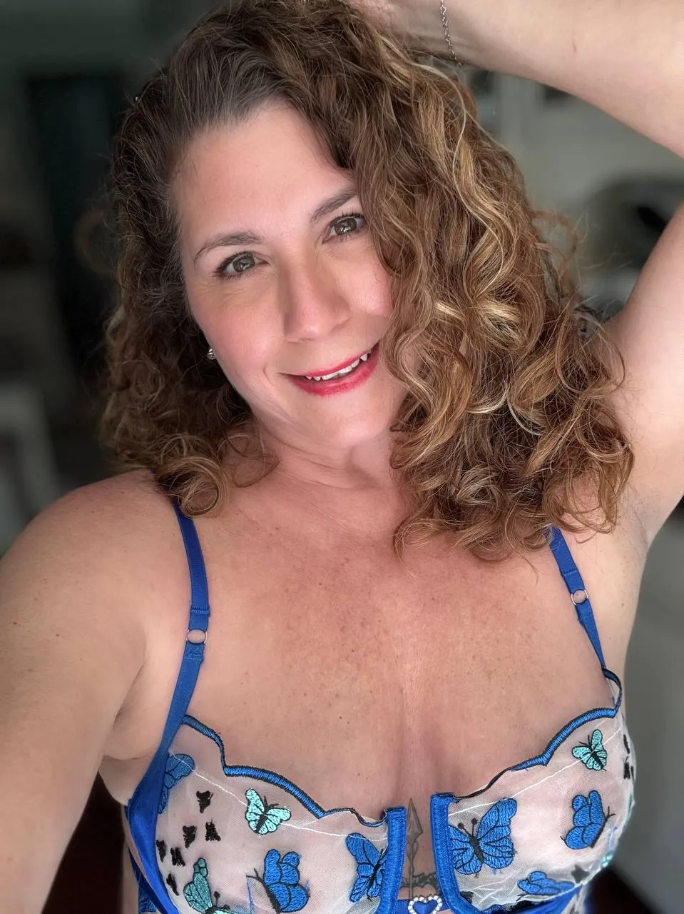 Would you try a taste of this MILF are. or do you only like younger girls?  [IRTR]