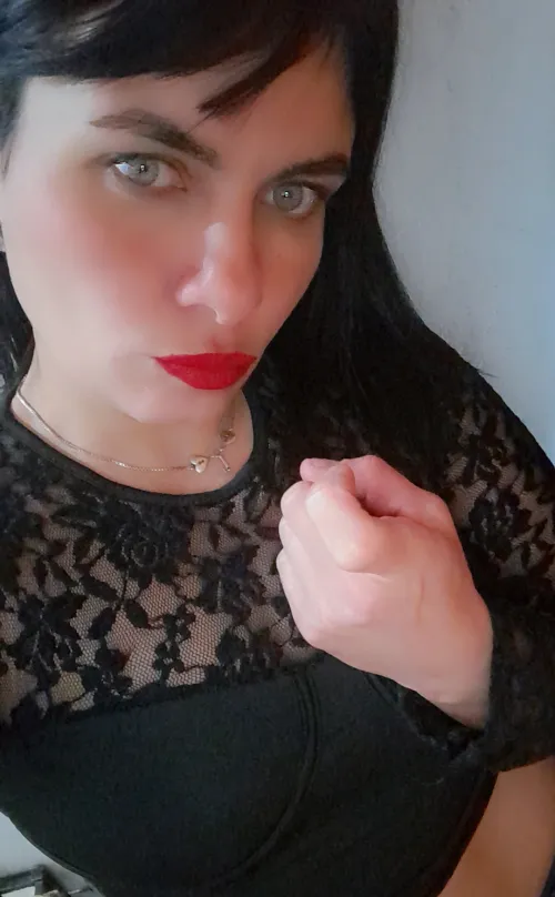 I like to see you kneeling, confused and excited, knowing that you will not decide anything.