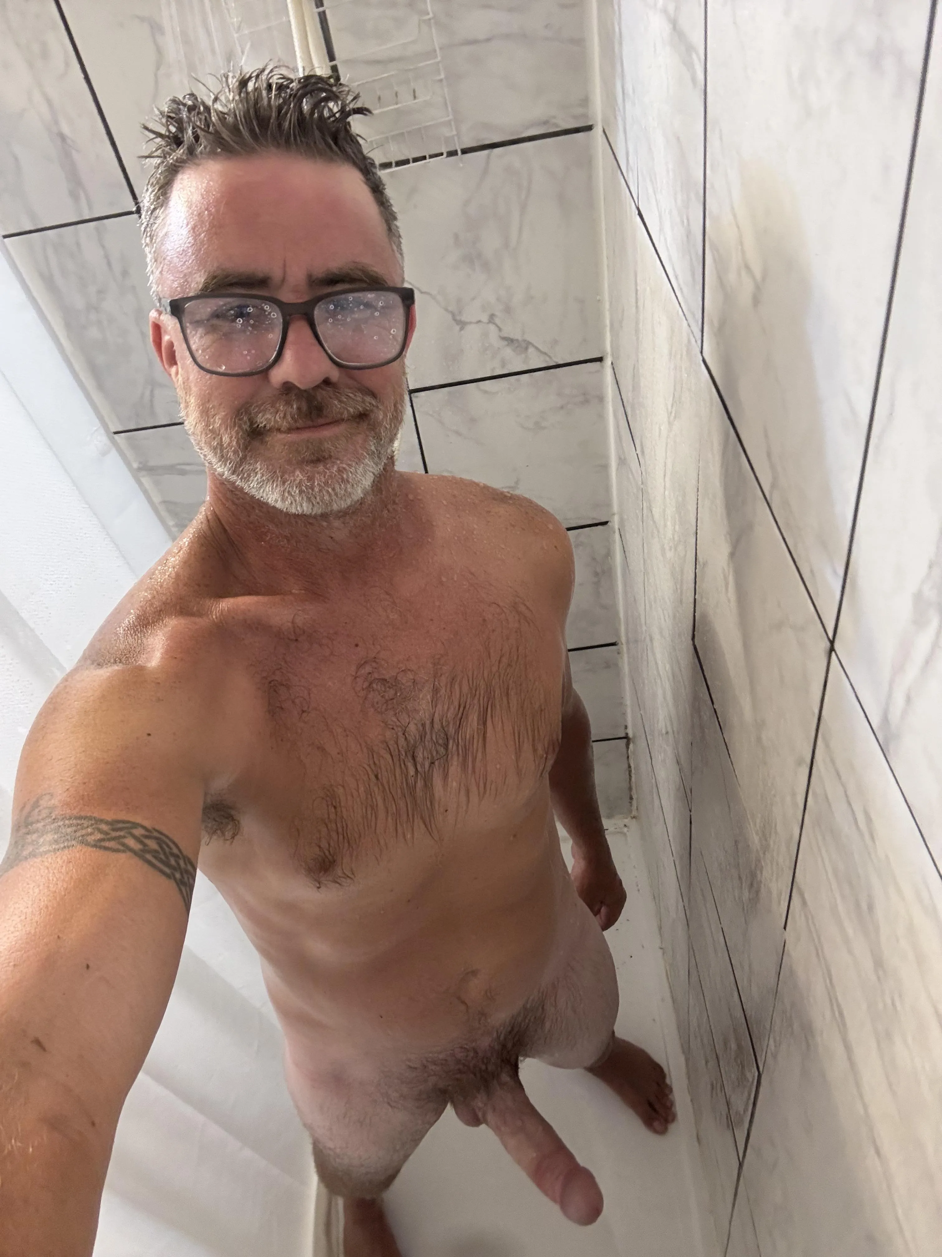 [50] the full moon has everyone horny. Straight