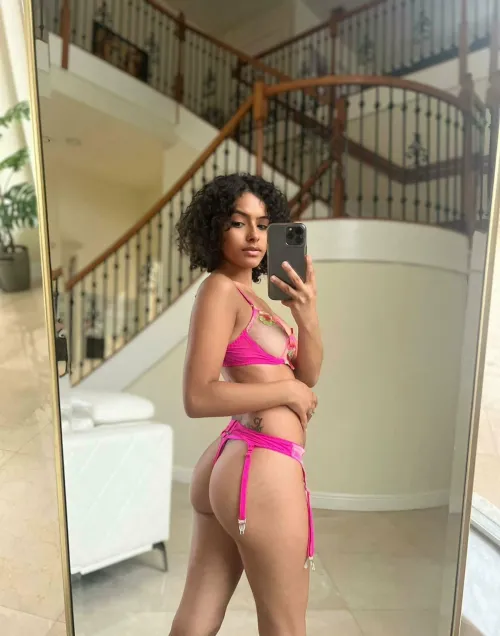 Baby face, dangerous curves