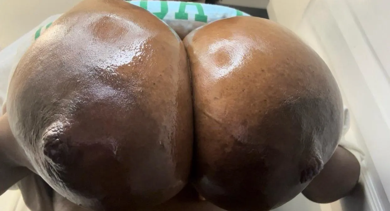 Do men still suck black girl tits?