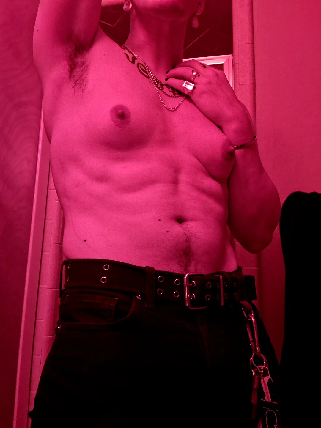 Fuzzy muscledyke pit and tits in my lurid bathroom lighting...