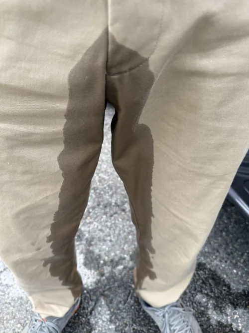 I forgot to wear a diaper :(