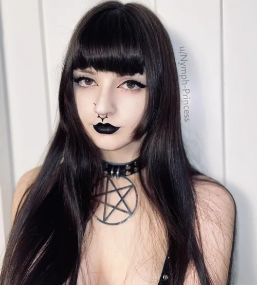 I hardly ever take my glasses off but hi 𐔌՞. .՞𐦯