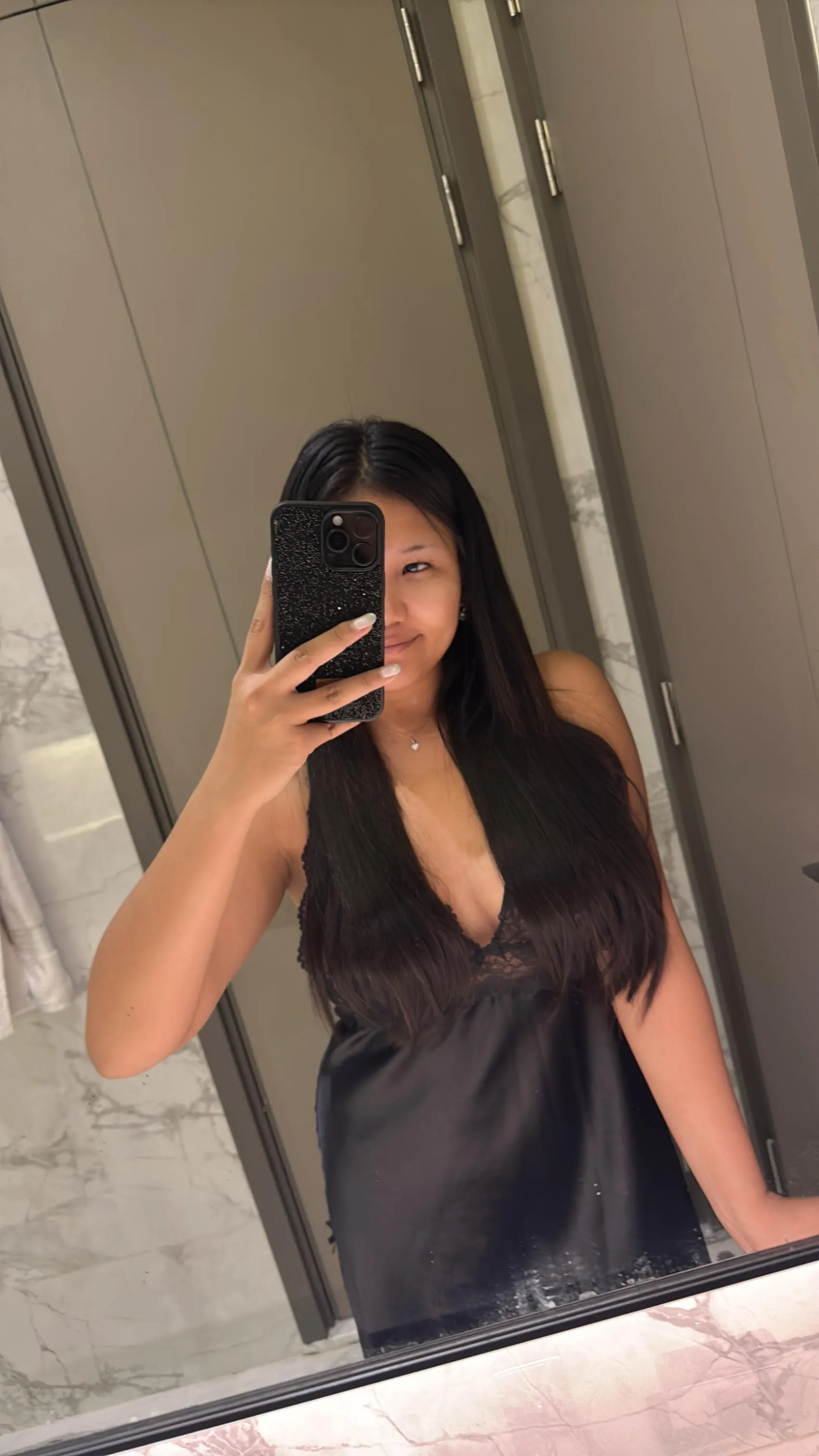 I'm picking random guys to send nudes to, who is in?