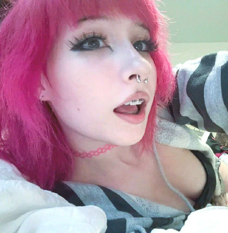 My choker matches my hair :p