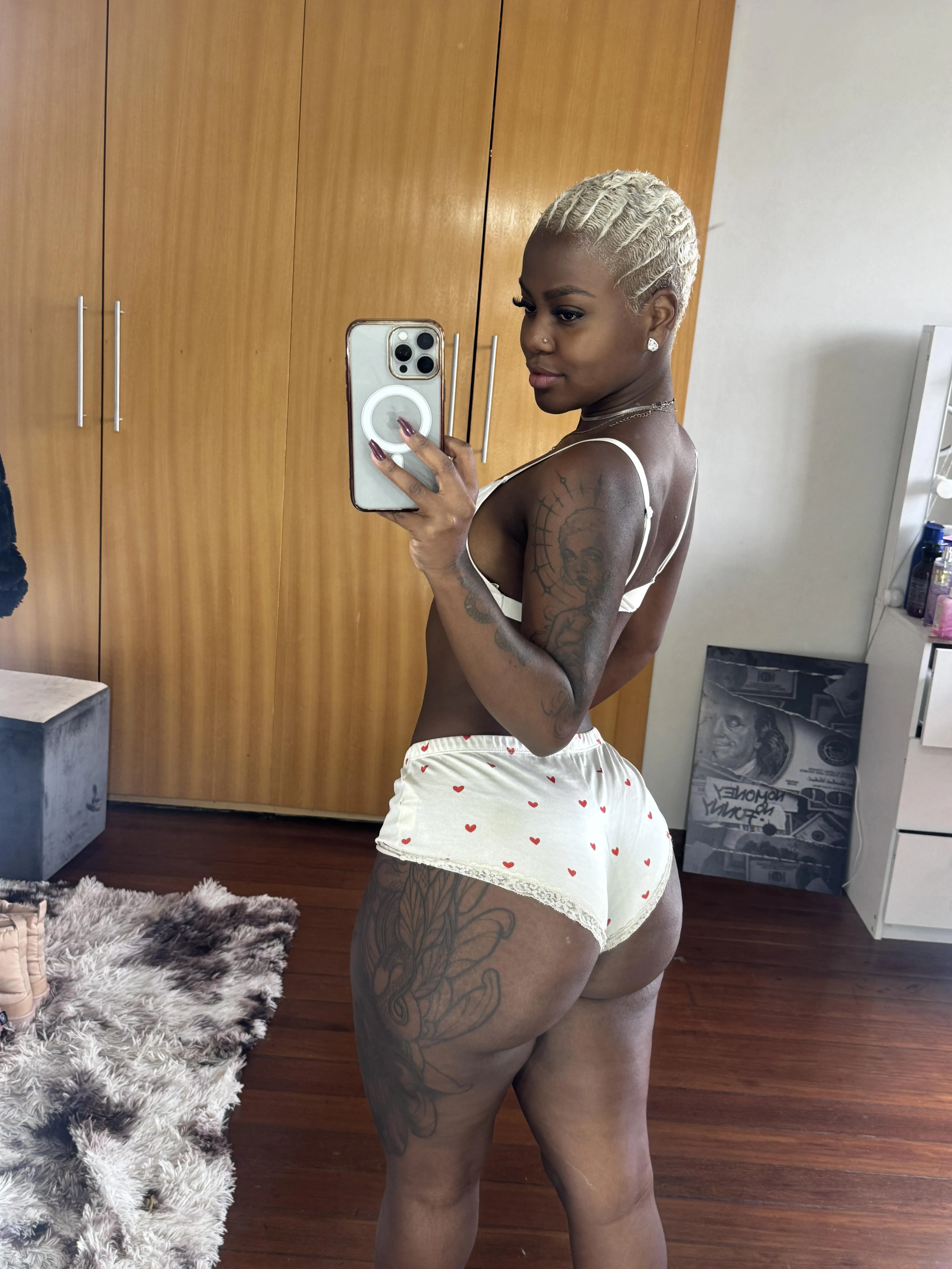 my lingerie of the heart, do you take care of my heart or do you mistreat it?