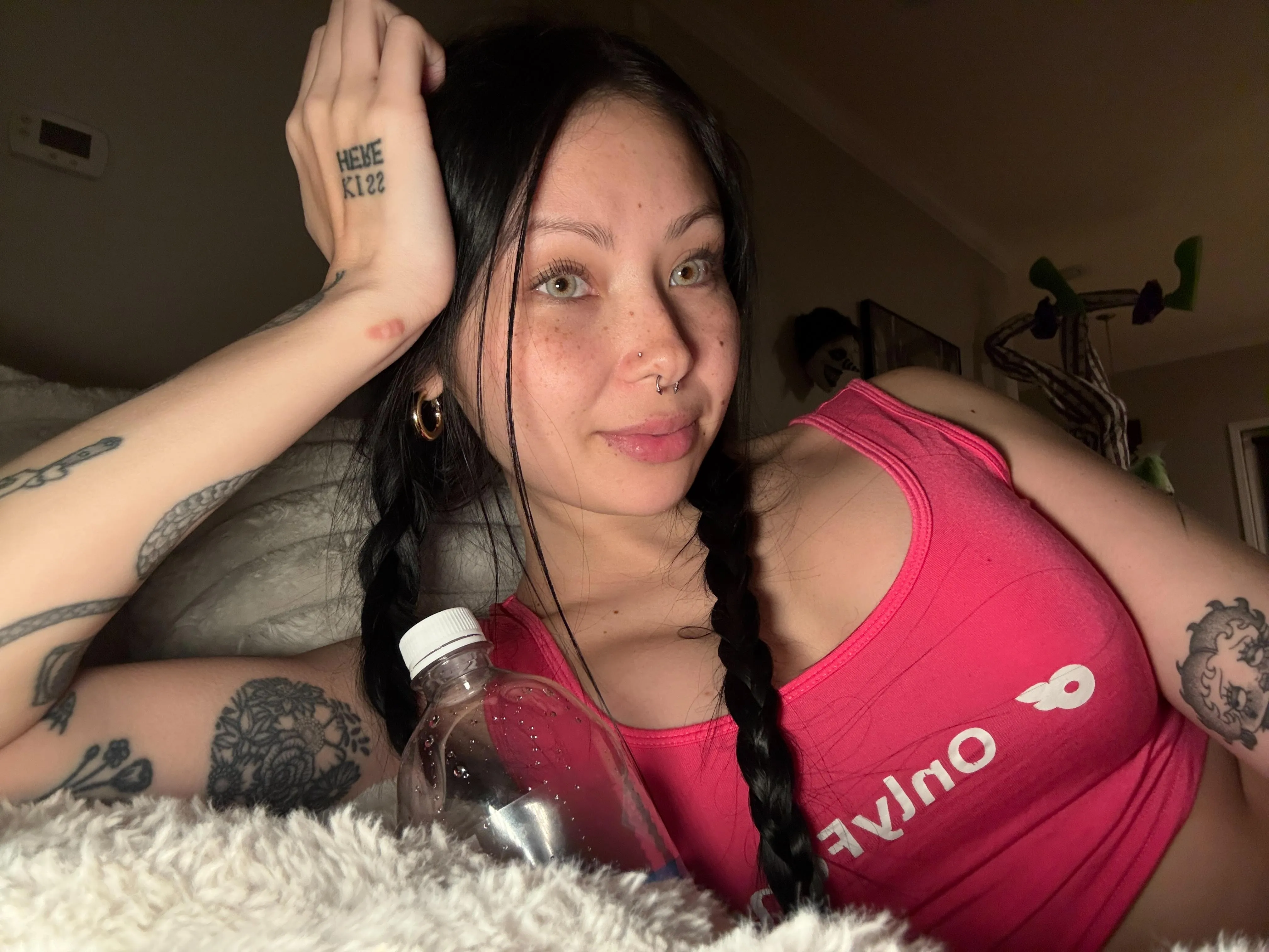 Single, unhinged, and ready to get filthy. Want to be my rebound?