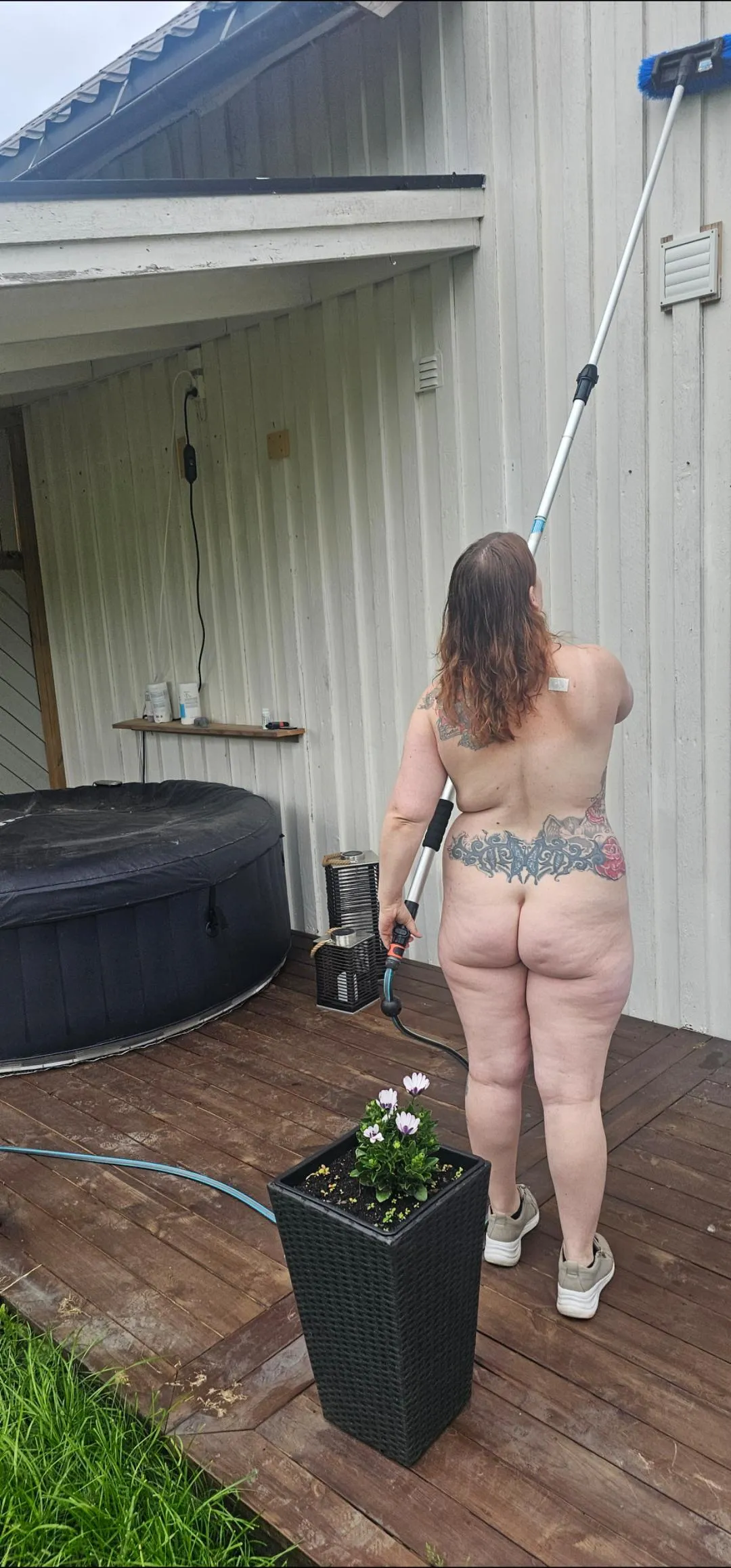 Some cloudy days are perfect to continue working on the house!