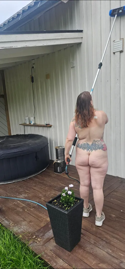 Some cloudy days are perfect to continue working on the house!