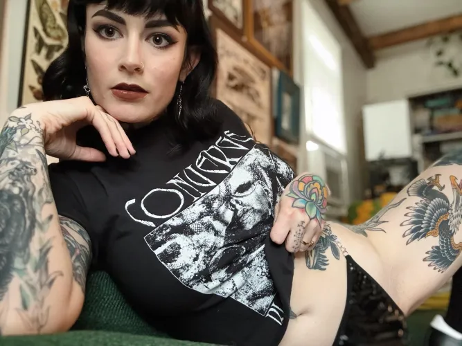 Wanna chill on the couch and watch LOTR all weekend? (Extended editions, obviously)