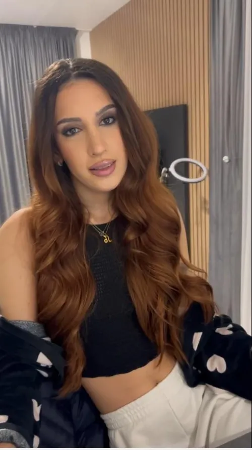 Wanna get naughty with a slutty