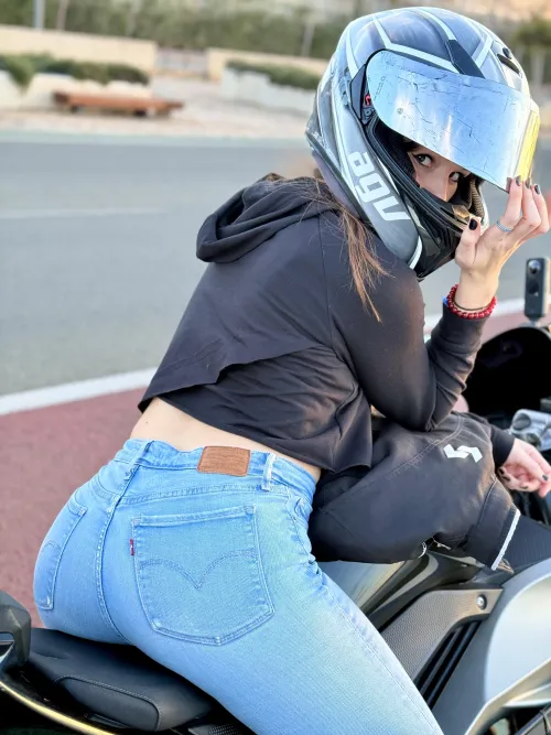 It is OK to ask for a sugar? Dammit R7 I cannot live without It 😭😭😭