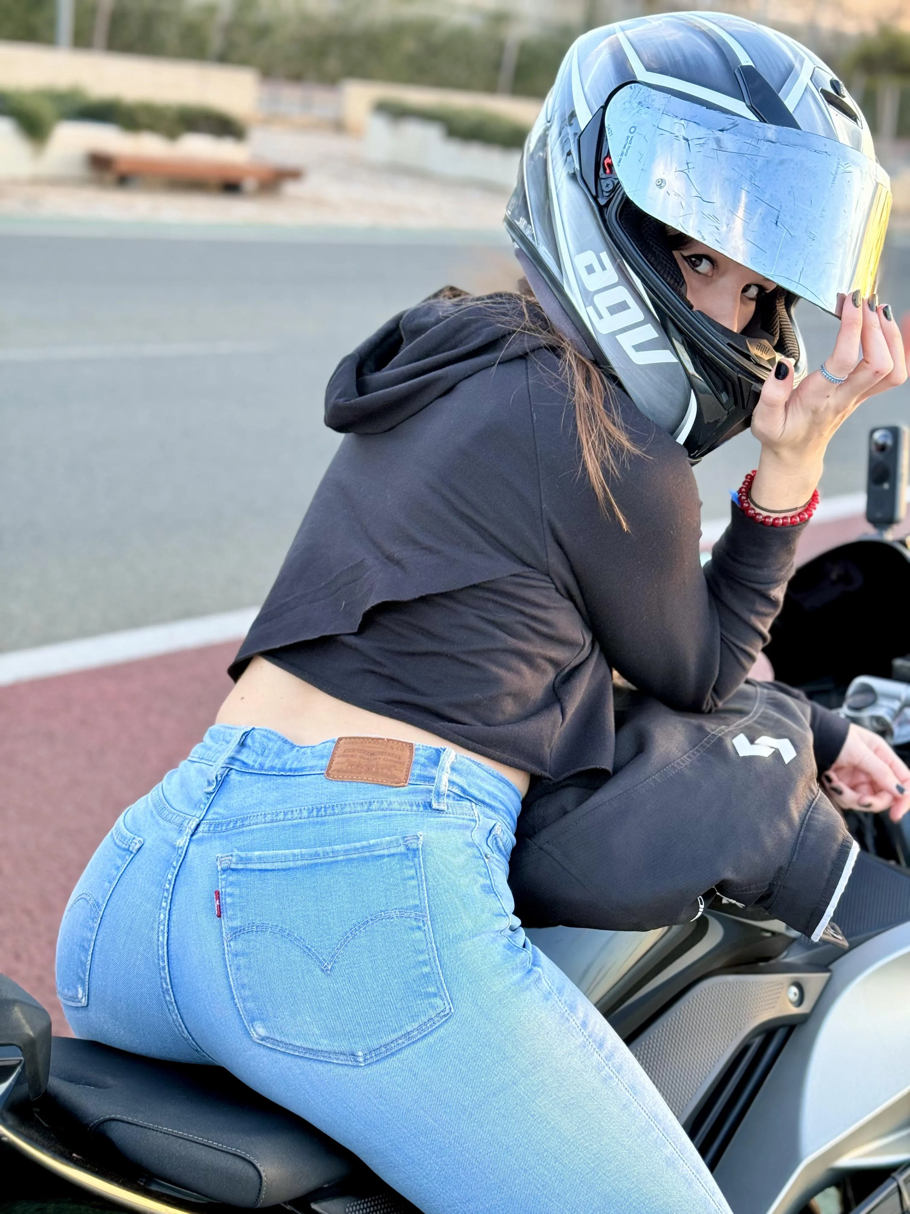 It is OK to ask for a sugar? Dammit R7 I cannot live without It 😭😭😭