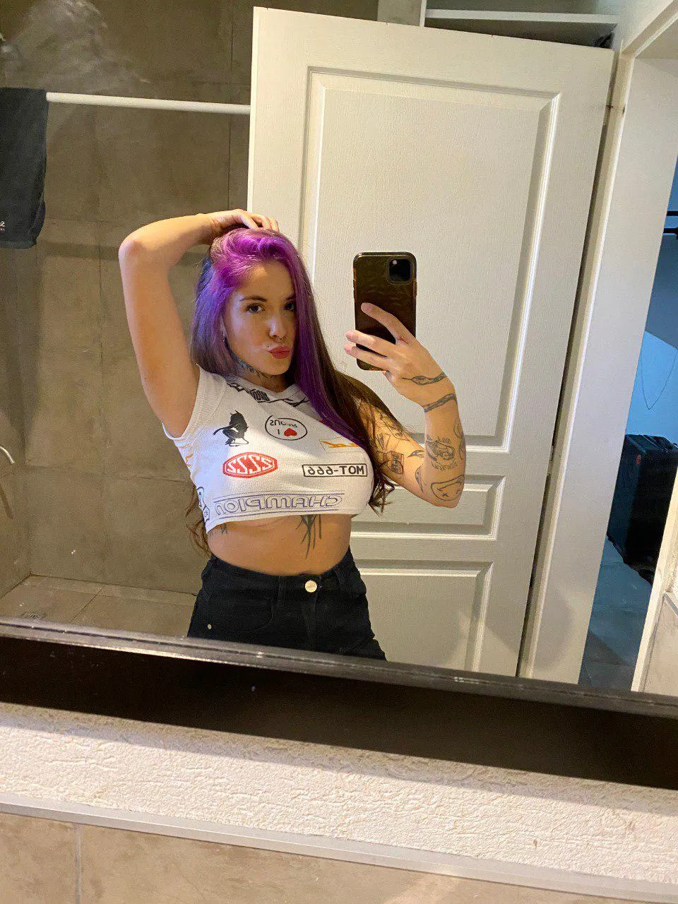 I don’t flash. I serve