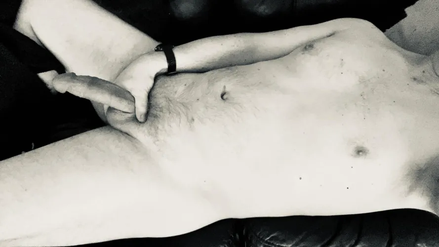 Starting my day with some naked time on the couch [48]