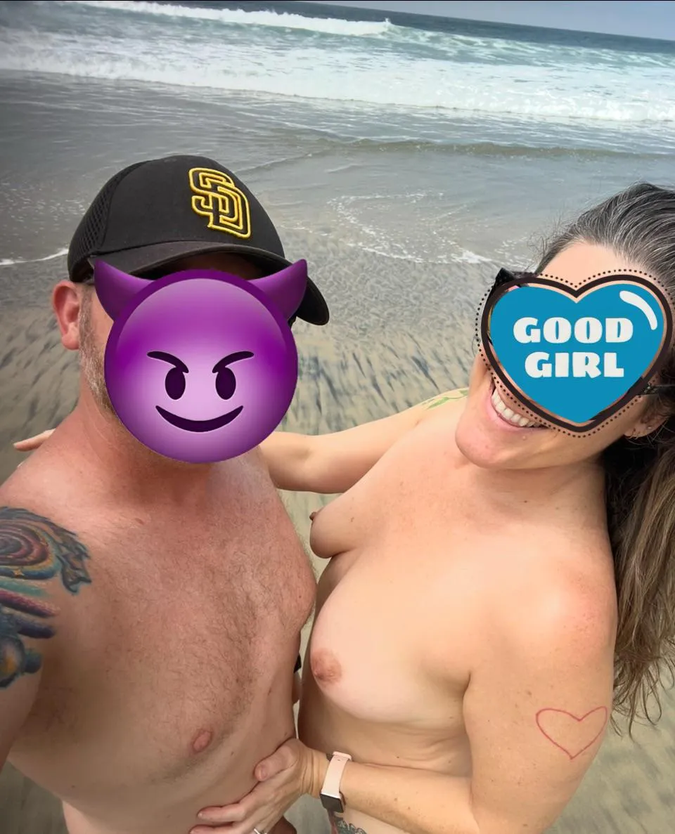 Sand Grass Waves and Wives🌳🏝️🌊🍍