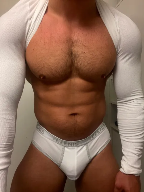 Back from vacation after way too much ice cream, no abs but bigger boobs.