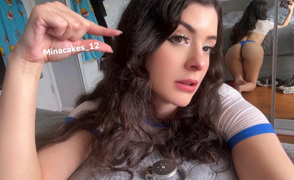 If you’re a good boy for mommy, I’ll smother you with my tight ass