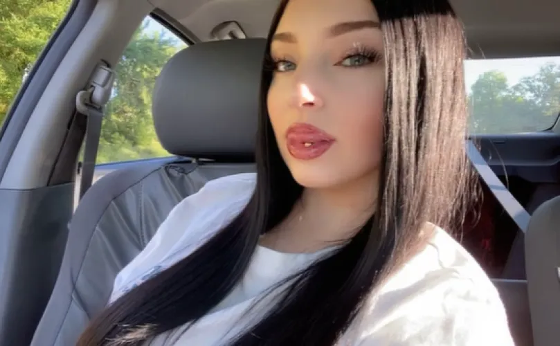 Did your girlfriend send you nudes today or should I?