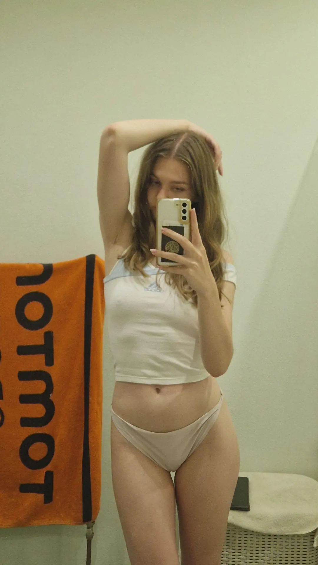 I'd want you to guess my height but since you already see it... guess my age💋