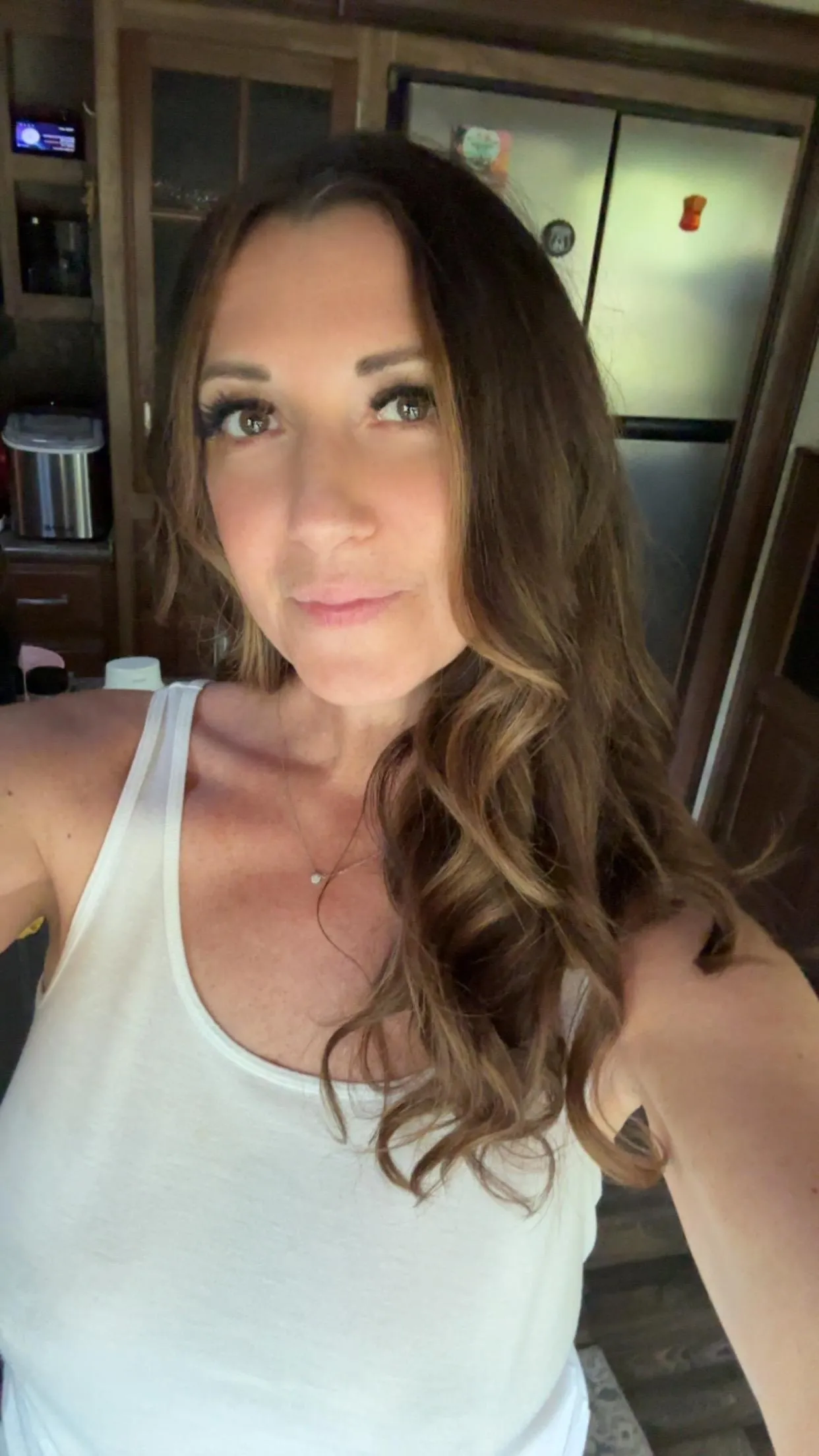 I’m your friend’s wife and i asked u to eat my pussy in public, what would be the first thing u'd say