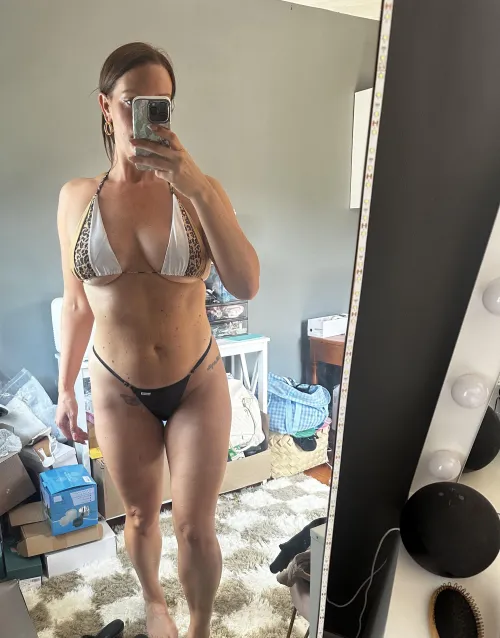 Tall and toned in my bikini