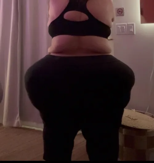 When your 🍑 is built different