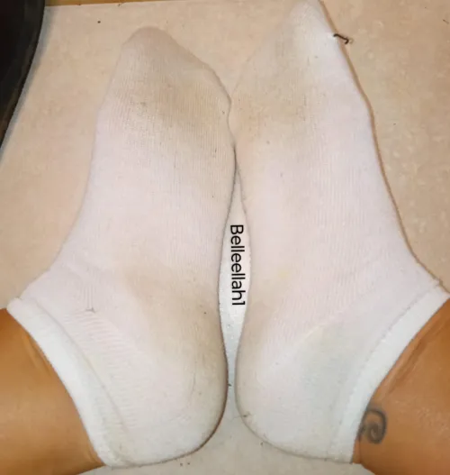 4 day worn socks including a lot of sweaty outside work! Message me to claim