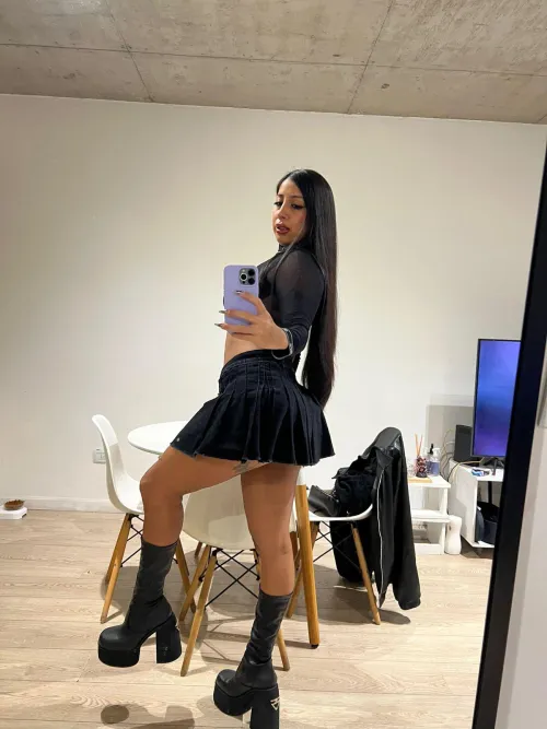 Check below to see all this baby can do to make u cum🥵🥵🥵