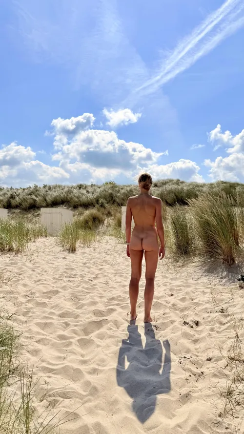 Hopefully this heatwave will last a while 🥵