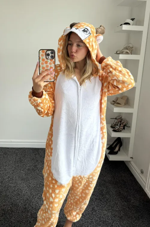 I swear these onesies do no justice for my body 😅🤣