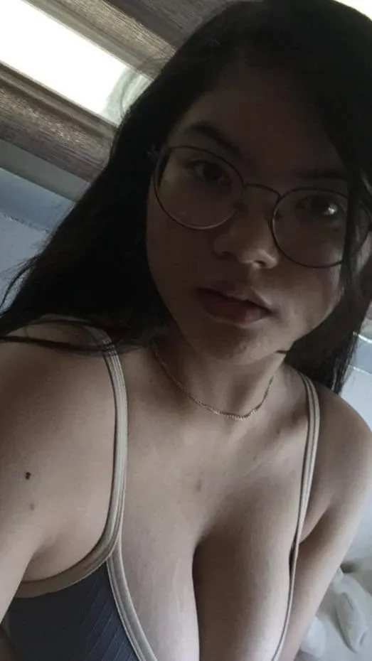 I wanna be your sexy Korean gf...