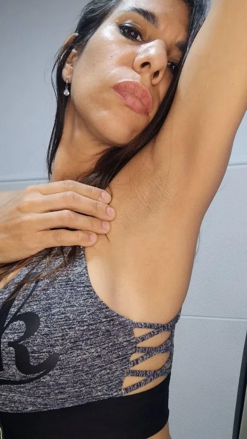 I want you to adore my armpits