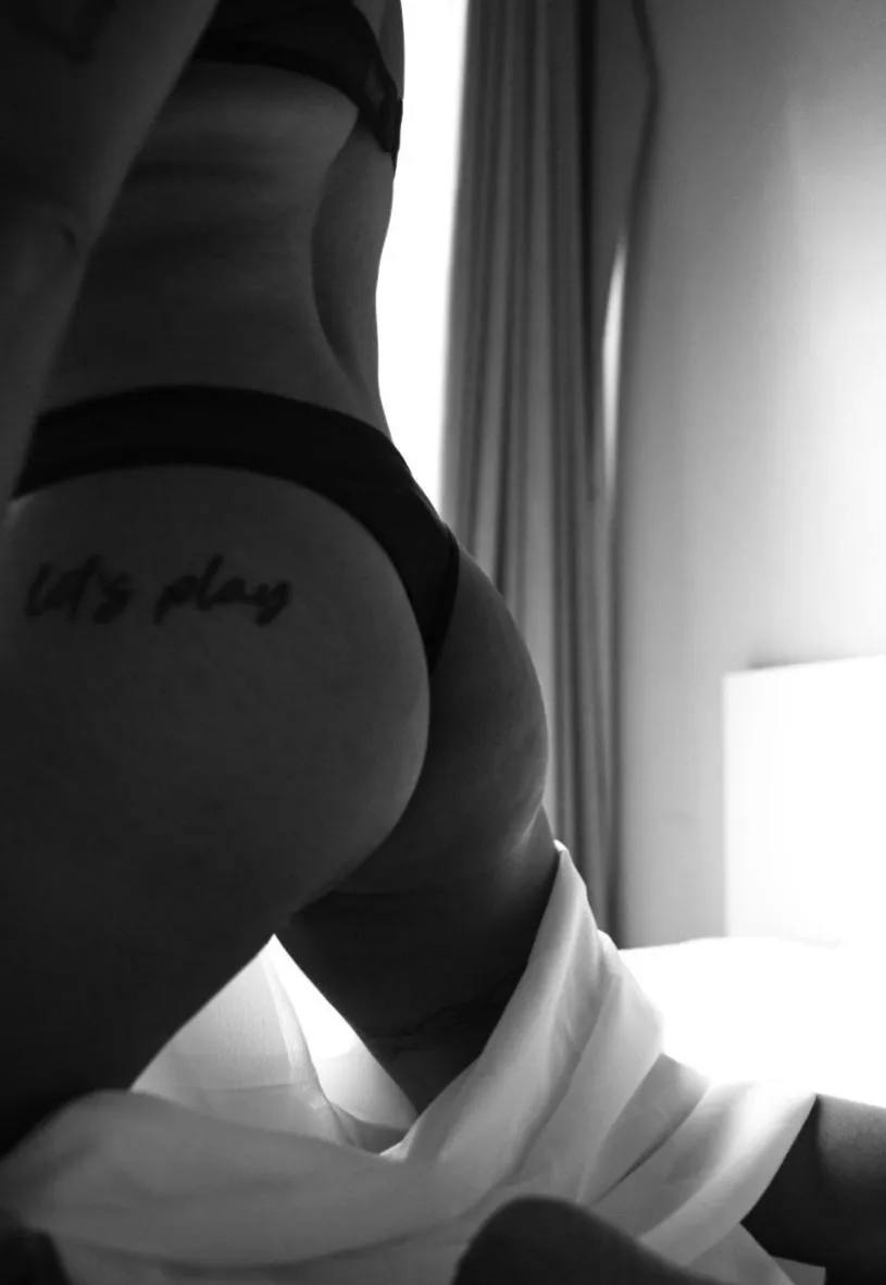 This prey will party soon. Tara? (f)