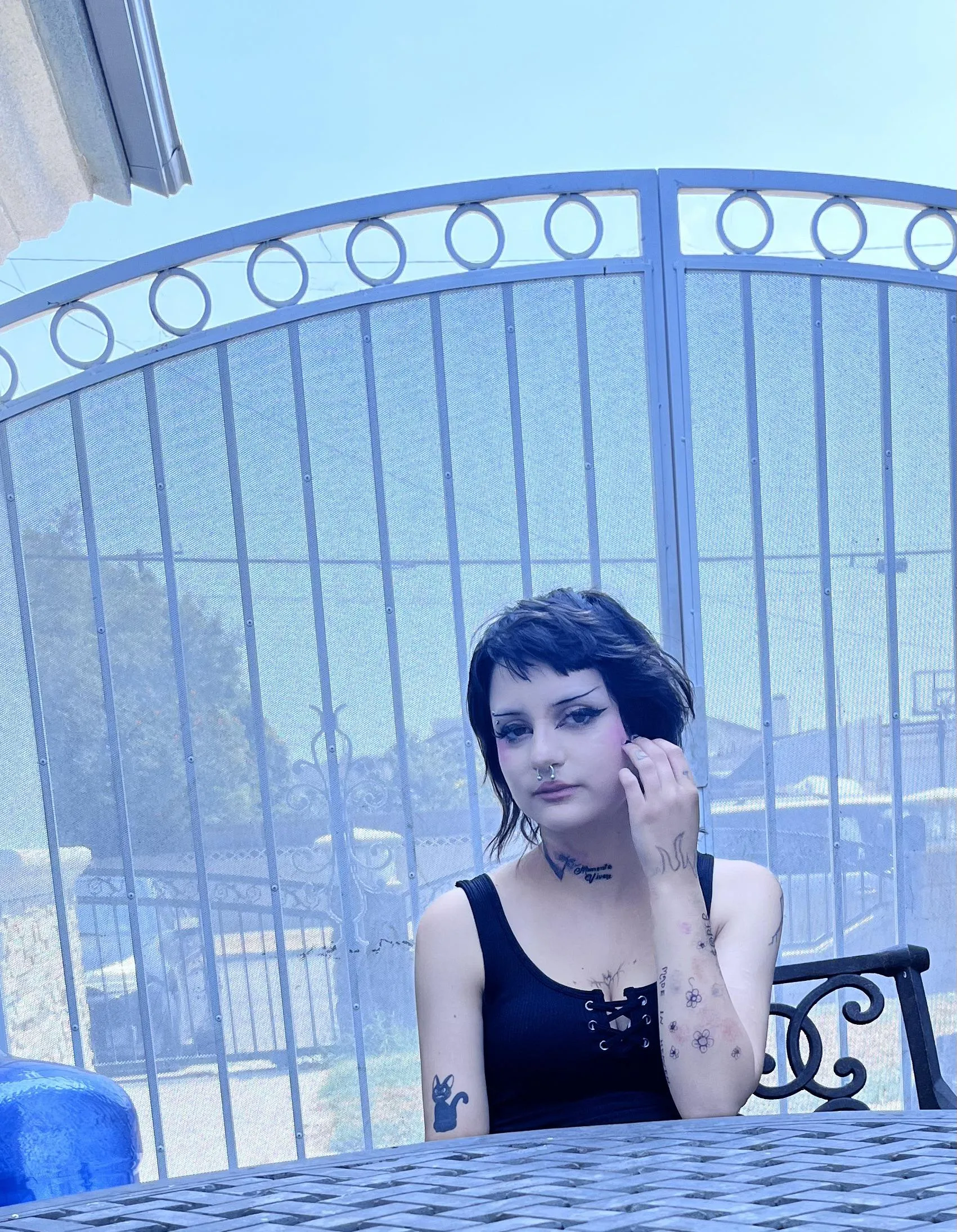 f19 with 30+ tattoos , take off in DMs ♡