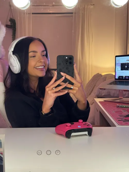 @Losergamergal on Twitch. Warzone :)