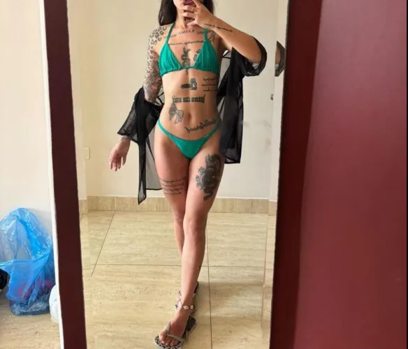 Se hvor store og bløde mine bryster er i dag