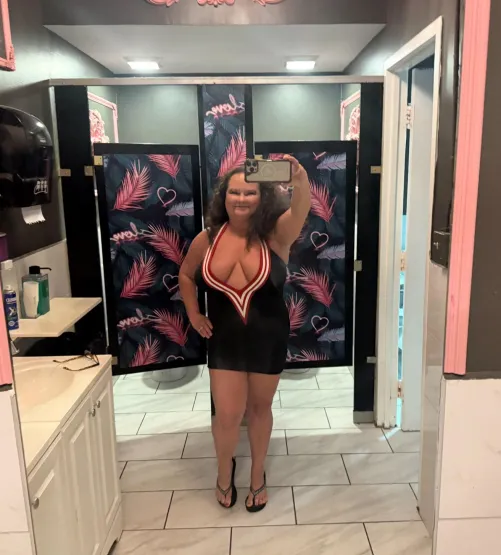 Swinger Couple for males for fun with wife or couples for full swap in Port Aransas tonight all weekend.